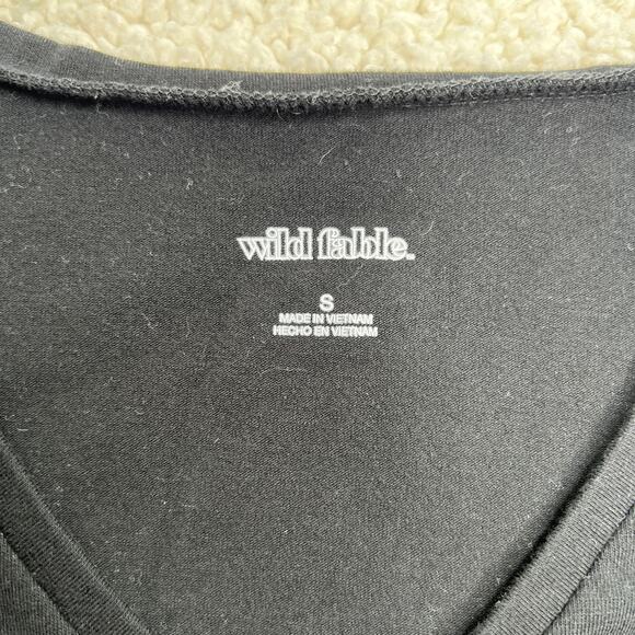 Wild Fable Black Cropped V Neck Tee Small - Picture 2 of 5
